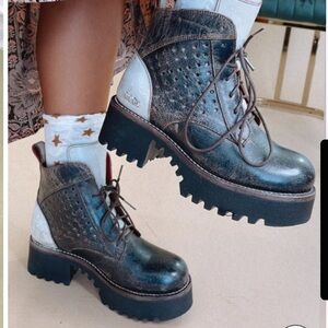 BED STU TANZANIA ANKLE BOOT SIZE 7W NEW IN BOX